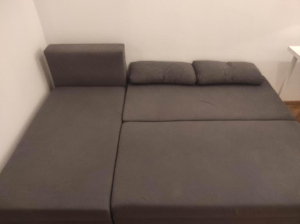 Nice Room With 2 Shared Bathrooms ,Wc , 2Km To Old Town -100M From Metro Szwedzka Varsóvia Exterior foto