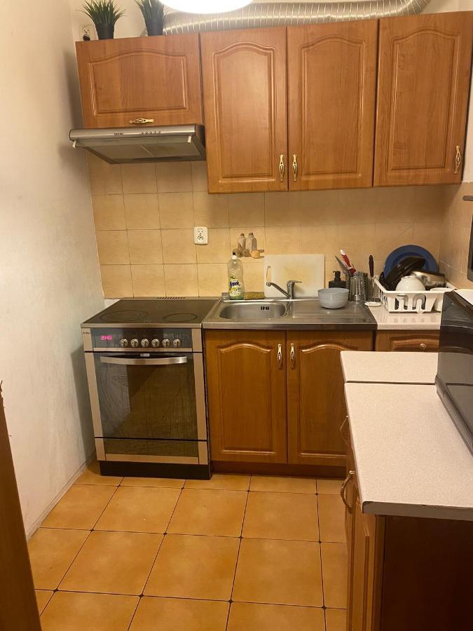 Nice Room With 2 Shared Bathrooms ,Wc , 2Km To Old Town -100M From Metro Szwedzka Varsóvia Exterior foto